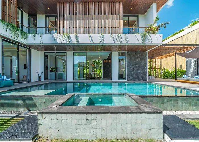 Bedawang, Exquisite 4br With Huge Pool