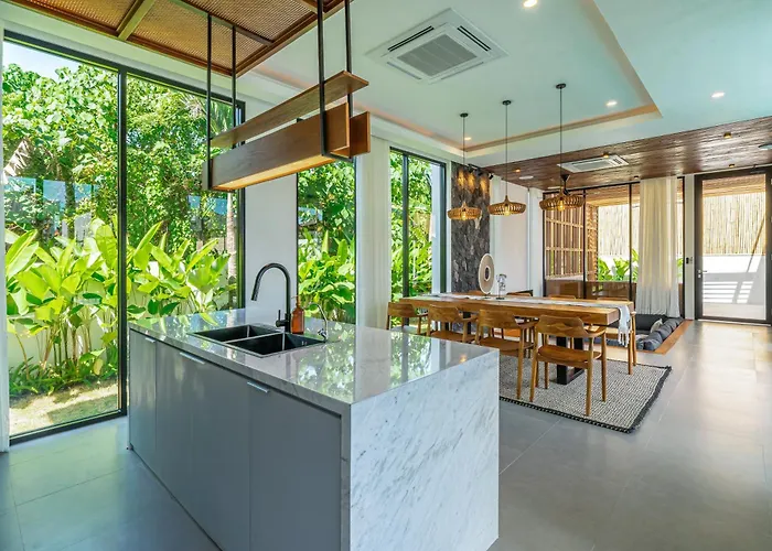 Villa Bedawang, Exquisite 4br With Huge Pool Seminyak