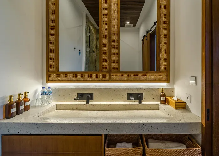 Bedawang, Exquisite 4br With Huge Pool *