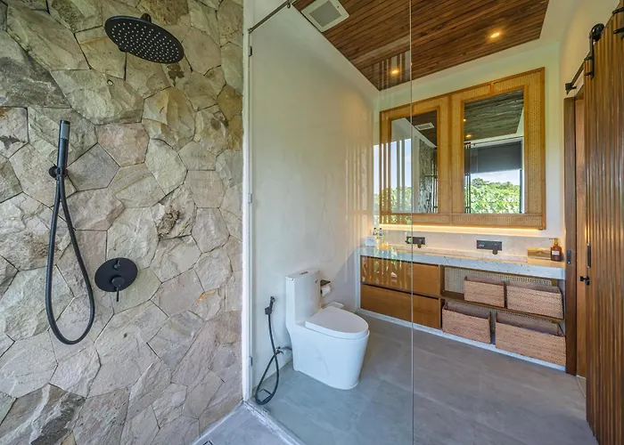 Villa Bedawang, Exquisite 4br With Huge Pool Seminyak