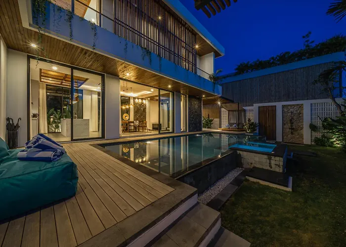 Villa Bedawang, Exquisite 4br With Huge Pool Seminyak